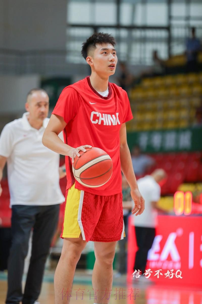 【新秀集锦】急停跳投，段睿骐20分8篮板5助攻3抢断 | 四川76-104广东