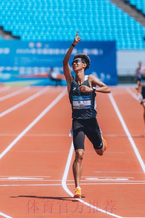 体育人万米高空同生命赛跑